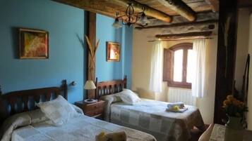 5 bedrooms, iron/ironing board, free WiFi, bed sheets