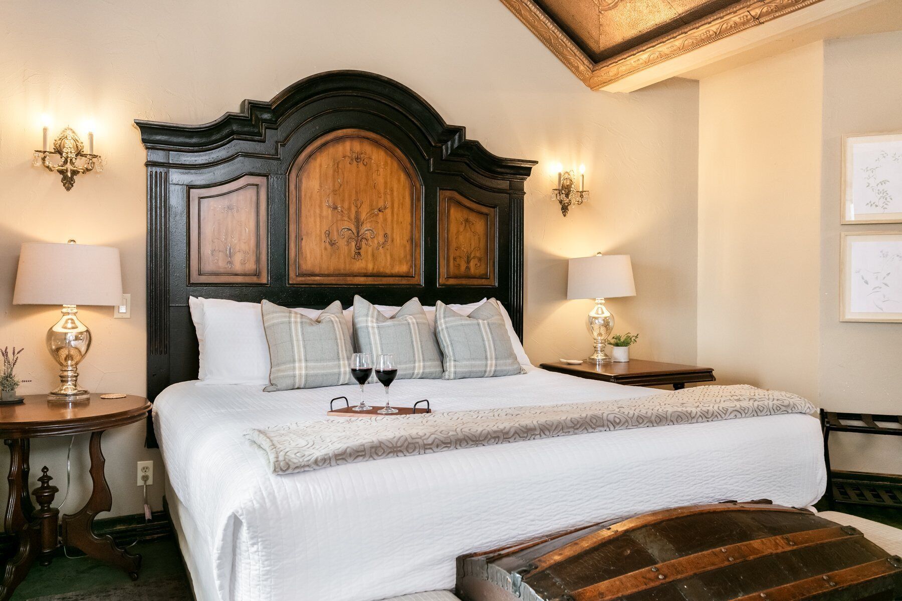 Iron/ironing board, free WiFi, bed sheets