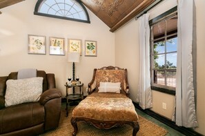 Télévision, cheminée, lecteur de DVD