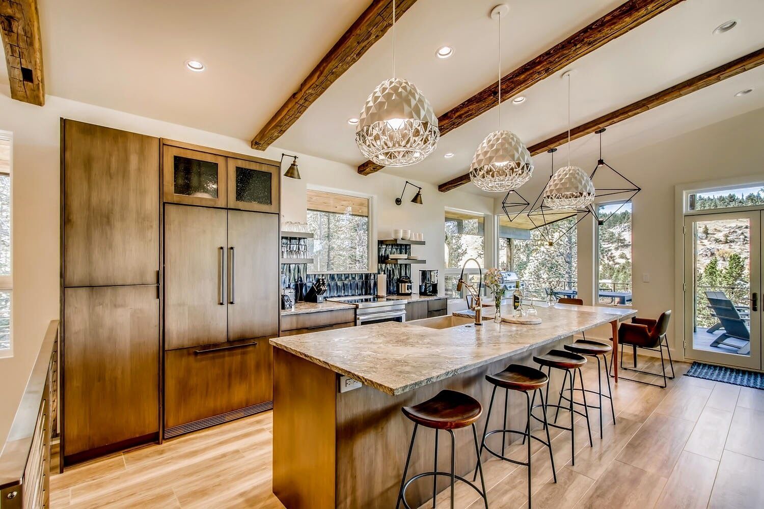 冰箱、微波炉、烤箱、炉灶