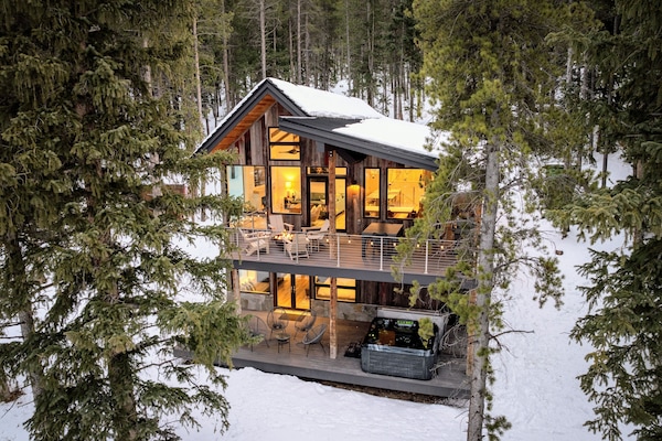 "The quality and attention to detail blew us away, book asap!" - Emily