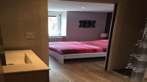 2 bedrooms, iron/ironing board, travel cot, WiFi