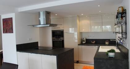 RENOVATED HOUSE ALL COMFORT IN THE HEART OF THE VILLAGE - PRIVATE PARKING