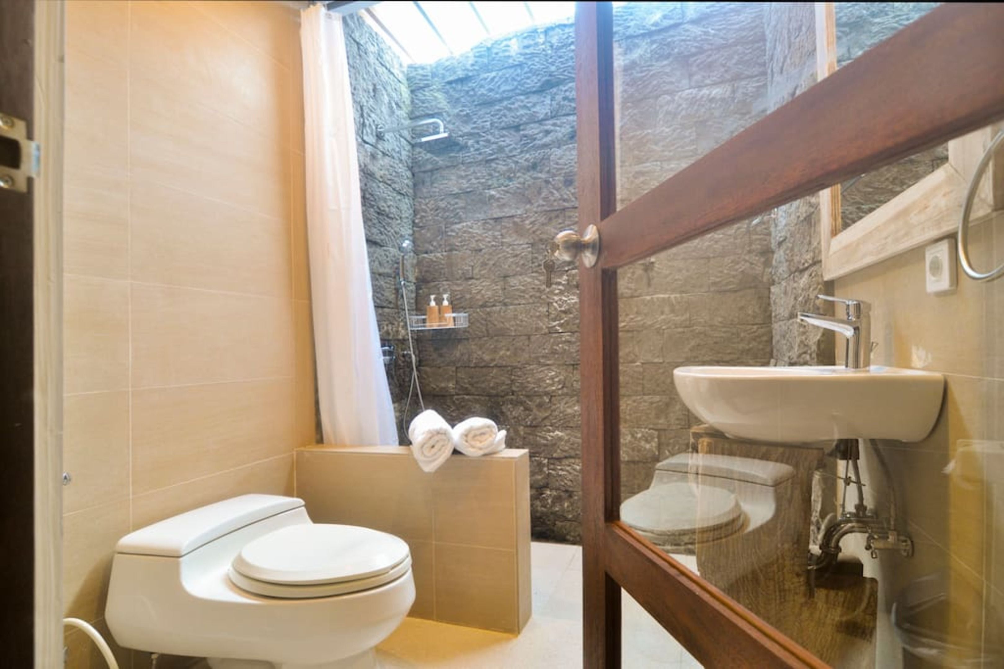 Naturally 2 bedroom villa with pool n Amazing view