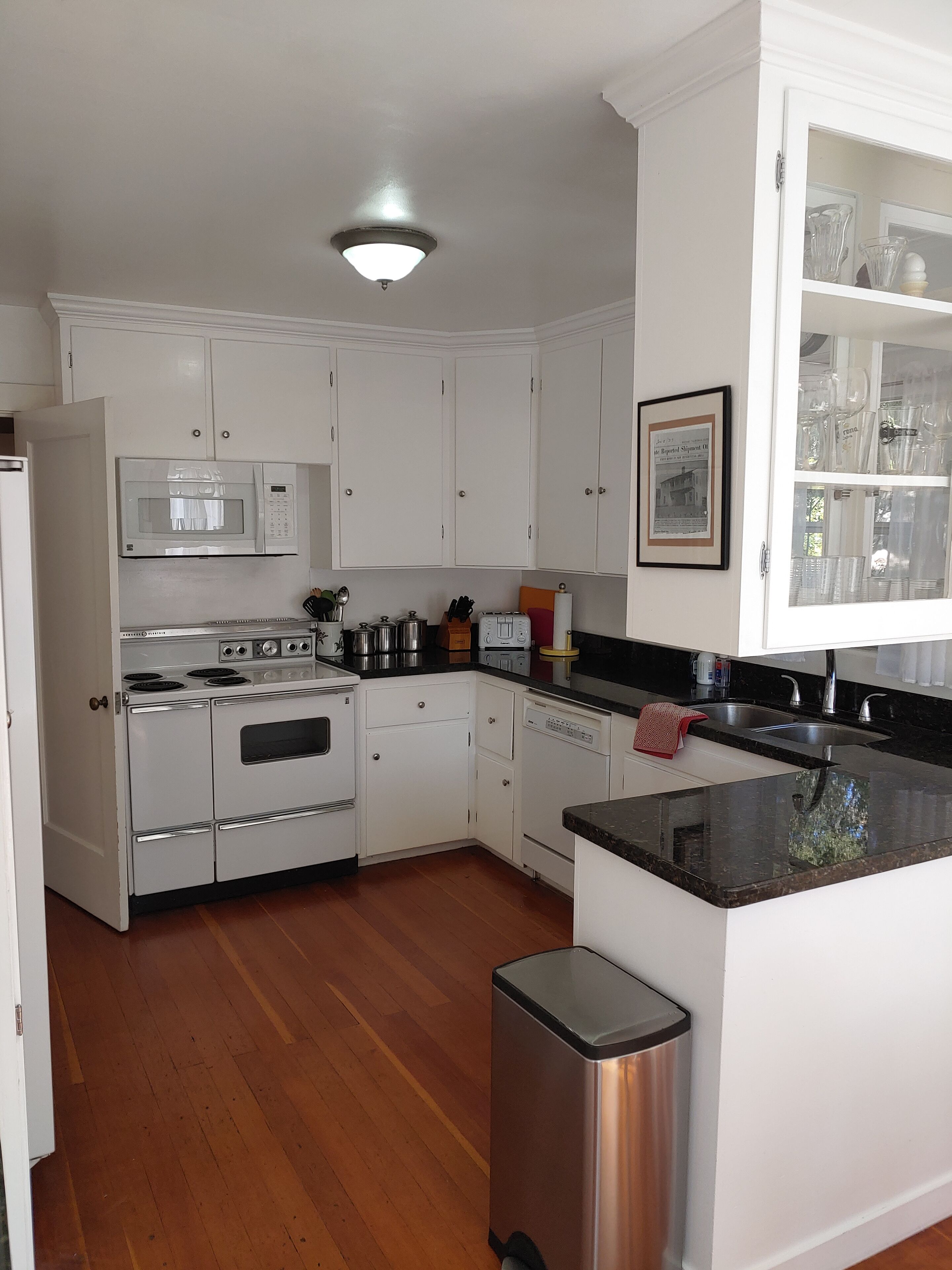 Big 3 Bedroom Home with a1 Bedroom Guest House