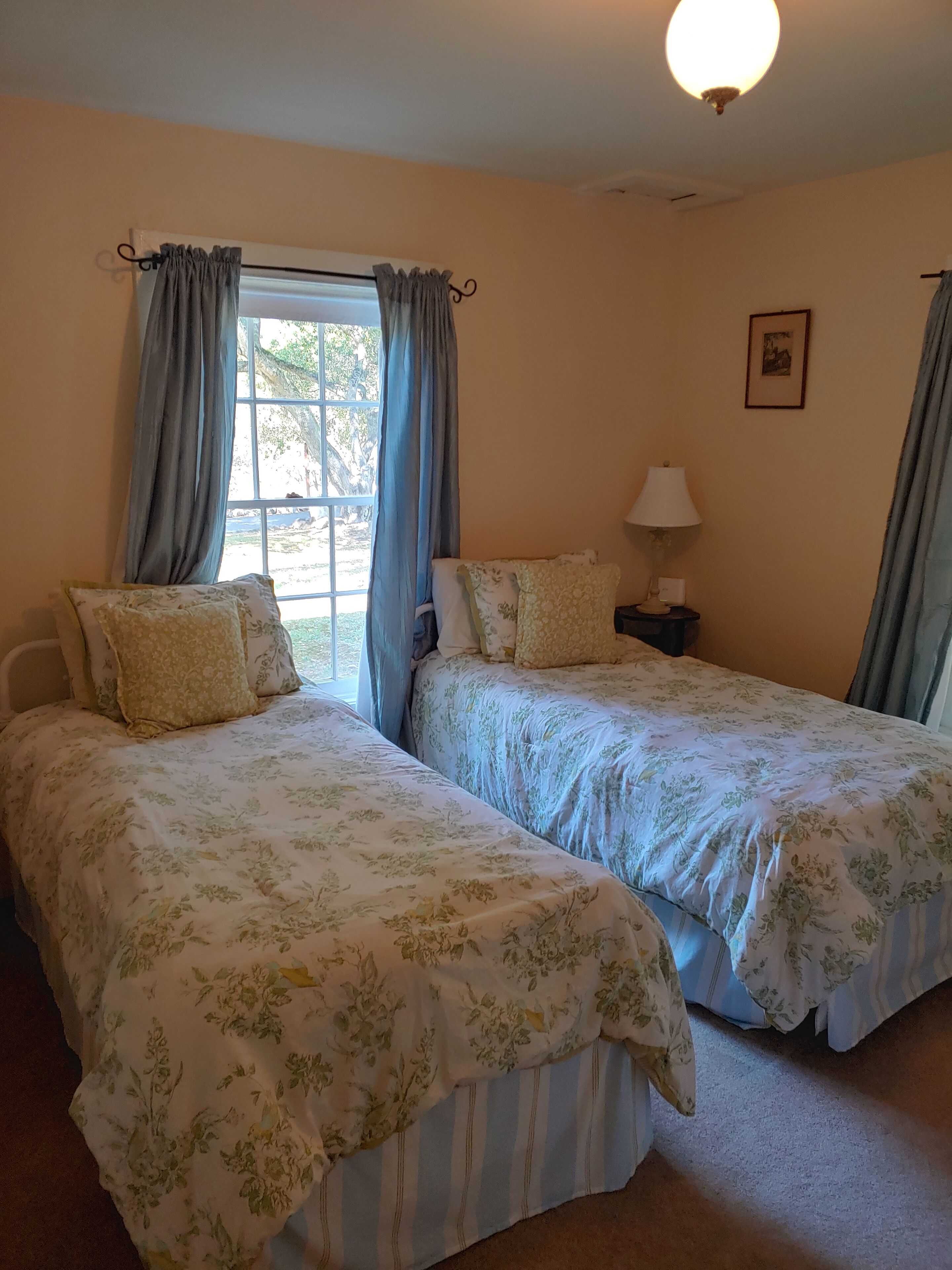 Big 3 Bedroom Home with a1 Bedroom Guest House