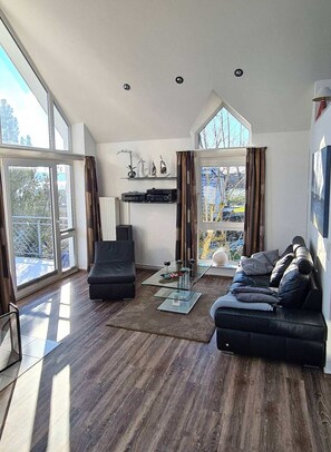 كُتُب، ستيريو