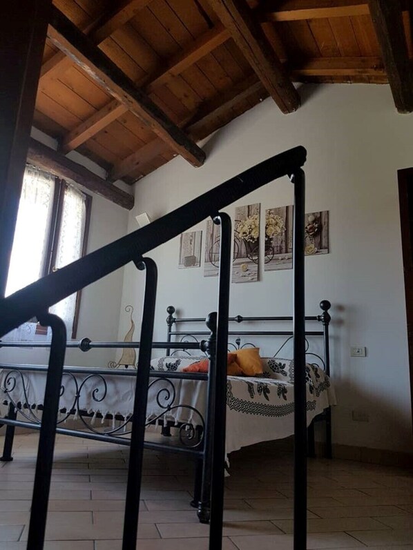 Interior - Borghetto rental near blue bubbles and at the outlet (Borghetto di Borbera)