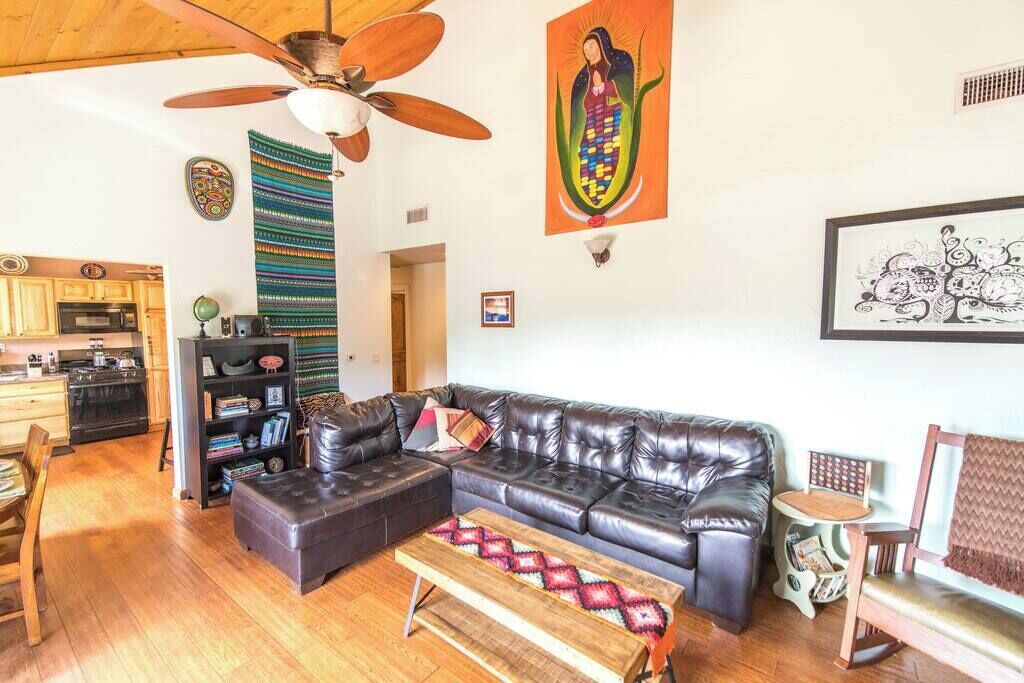 Lake house, 5 bedroom taste of Paradise