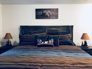 5 Schlafzimmer, Bügeleisen/Bügelbrett, Bettwäsche