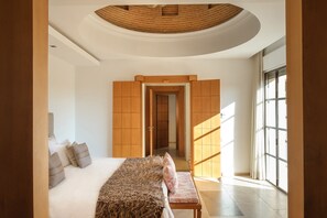 6 多间卧室、客房内保险箱、熨斗/熨衣板、免费 WiFi