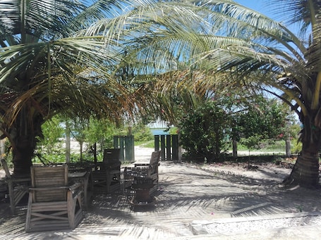 Property grounds. Senegal natural, for lovers of fishing, calm and authentic nature.