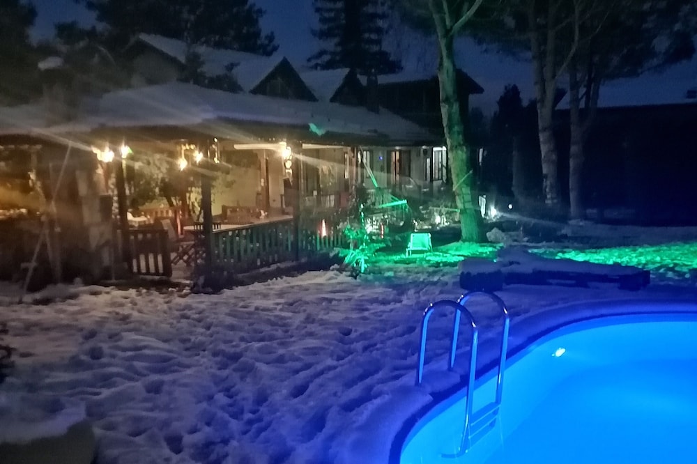 AtakanlarChalet 4000m2 garden