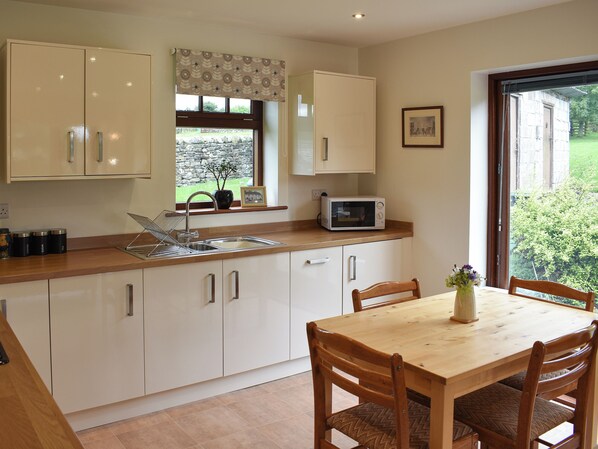 Dining - 2 bedroom accommodation in Bellerby, near Leyburn (Bellerby, near Leyburn)
