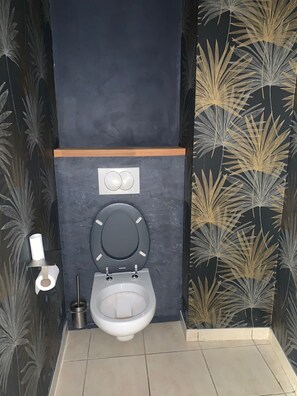 Handdoeken, zeep, shampoo, toiletpapier