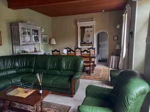 Smart TV, reproductor de DVD y libros 