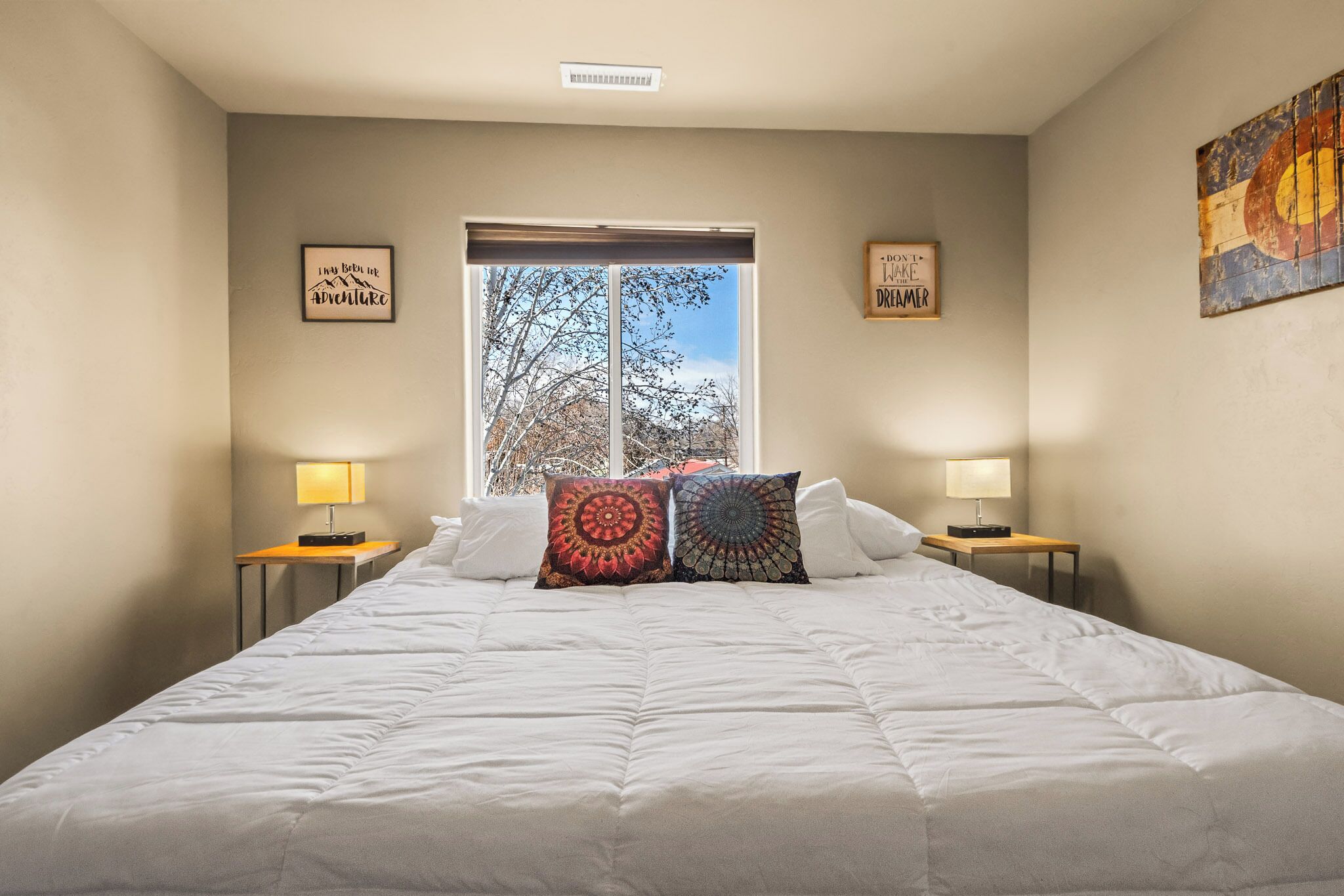 2 chambres, fer et planche à repasser, Wi-Fi, draps fournis