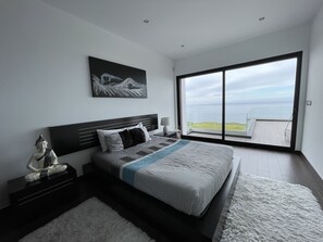 4 bedrooms, iron/ironing board, travel cot, free WiFi