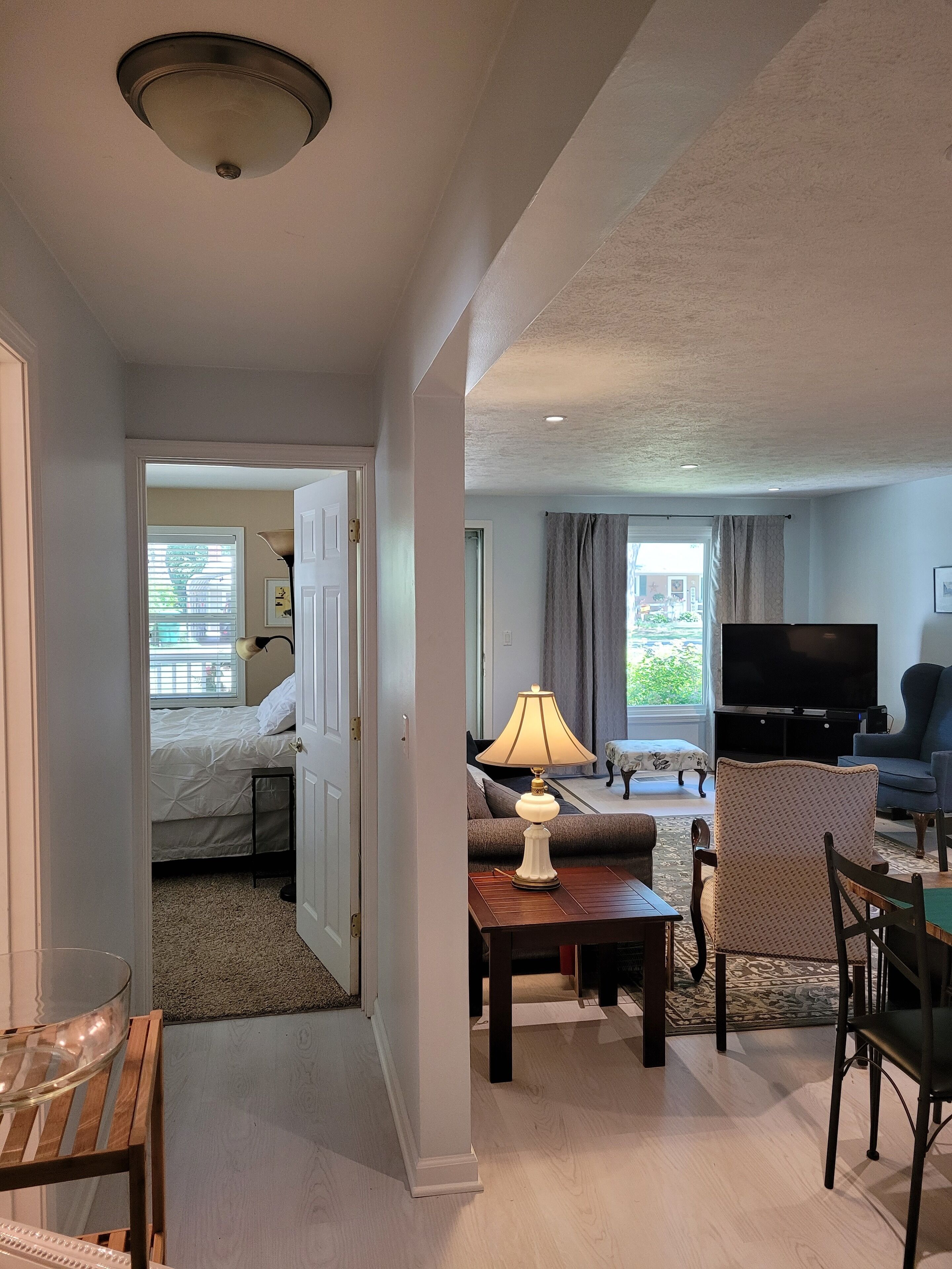 Charming lake cottage