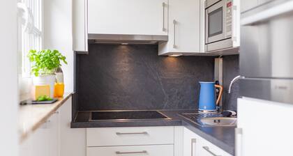 Abendsonne: eine wunderschöne Ferienwohnung im Reetdachhaus Pesel in Norddorf au