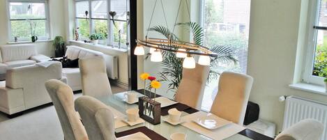 تناول الطعام