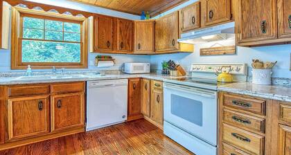 Viehättävä mökki upealla näköalalla! Helppo pääsy, WiFi 5 mailin päässä Cataloocheesta