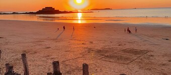 GITE LA ROCQUE with swimming pool