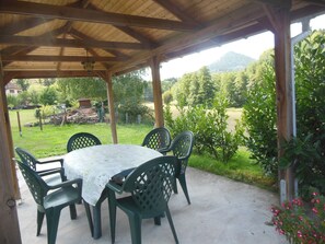 Outdoor dining - LA PETITE PARRIERE **** (Le Saulcy)