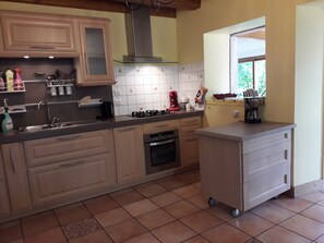 Fridge, microwave, oven, stovetop - LA PETITE PARRIERE **** (Le Saulcy)