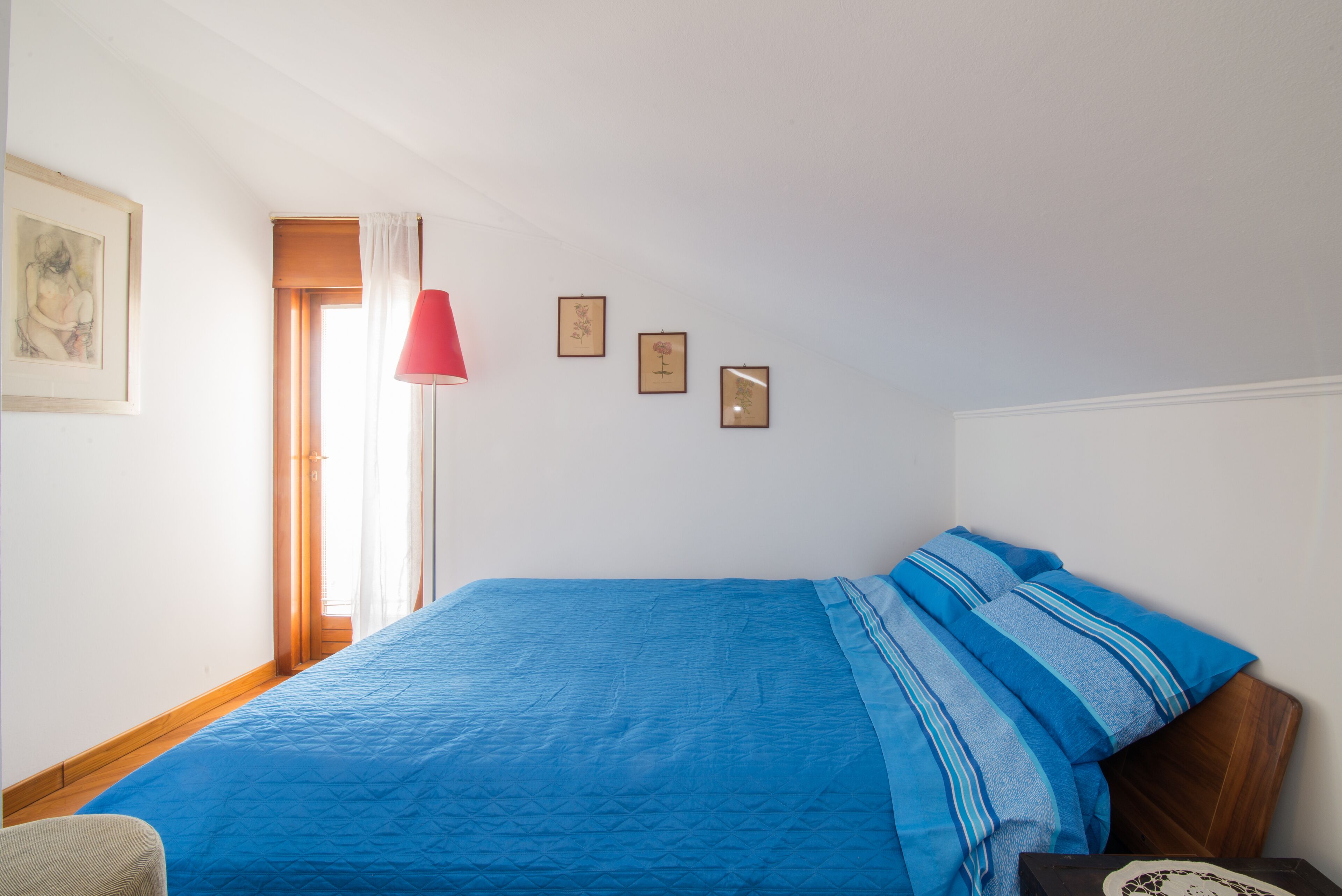 the attic of wonders on the sea