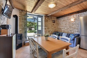 Interior - Stone villa where pets are welcome and with private pool (Sveti Lovrec)