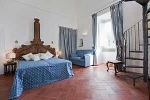 5 habitaciones, tabla de planchar con plancha y wifi gratis