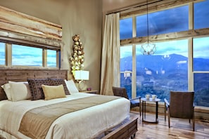 4 bedrooms, iron/ironing board, travel crib, free WiFi