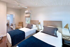2 bedrooms, in-room safe, iron/ironing board, WiFi - La Lune, St. Petro, Barbados (Gibbes)