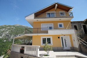 Exterior - Villa Remusic, Pool, whirlpool, Sauna,6 bedrooms, amazing landscape (Smolonje)