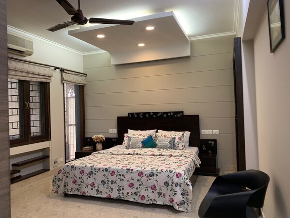 2 chambres, fer et planche à repasser, Wi-Fi gratuit, draps fournis