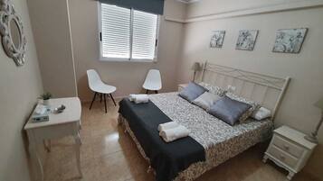 2 bedrooms, iron/ironing board, free WiFi, bed sheets