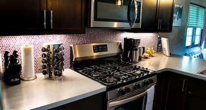 La Casita Glam - NobHill / UNM / KAFB / Ridgecrest