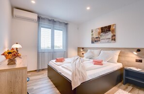 3 camere, una scrivania, Wi-Fi gratuito, lenzuola