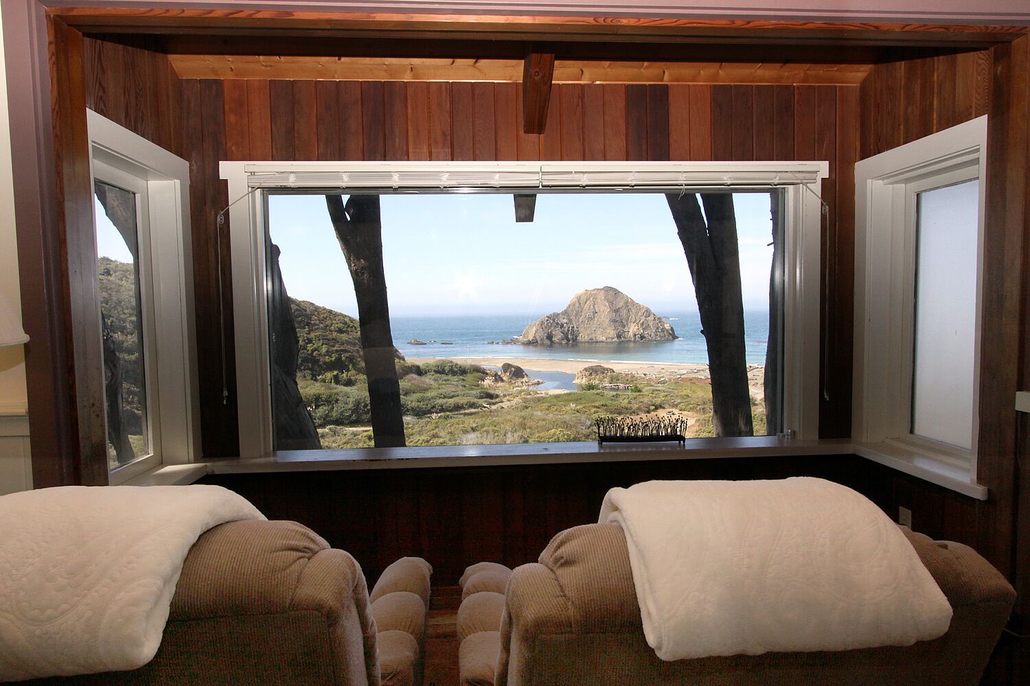 Oceanfront Cottage with Beach Access on Spectacular Mendocino Coast