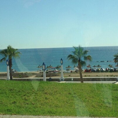 FAMILY RELAXATION NEAR THE SEA