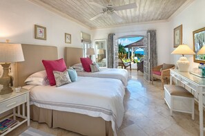 3 bedrooms, in-room safe, iron/ironing board, WiFi - Emerald Beach 6 Cassia, St. Petro, Barbados (Lower Carlton)