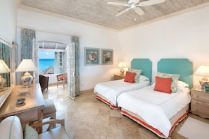 3 bedrooms, in-room safe, iron/ironing board, WiFi - Emerald Beach 6 Cassia, St. Petro, Barbados (Lower Carlton)