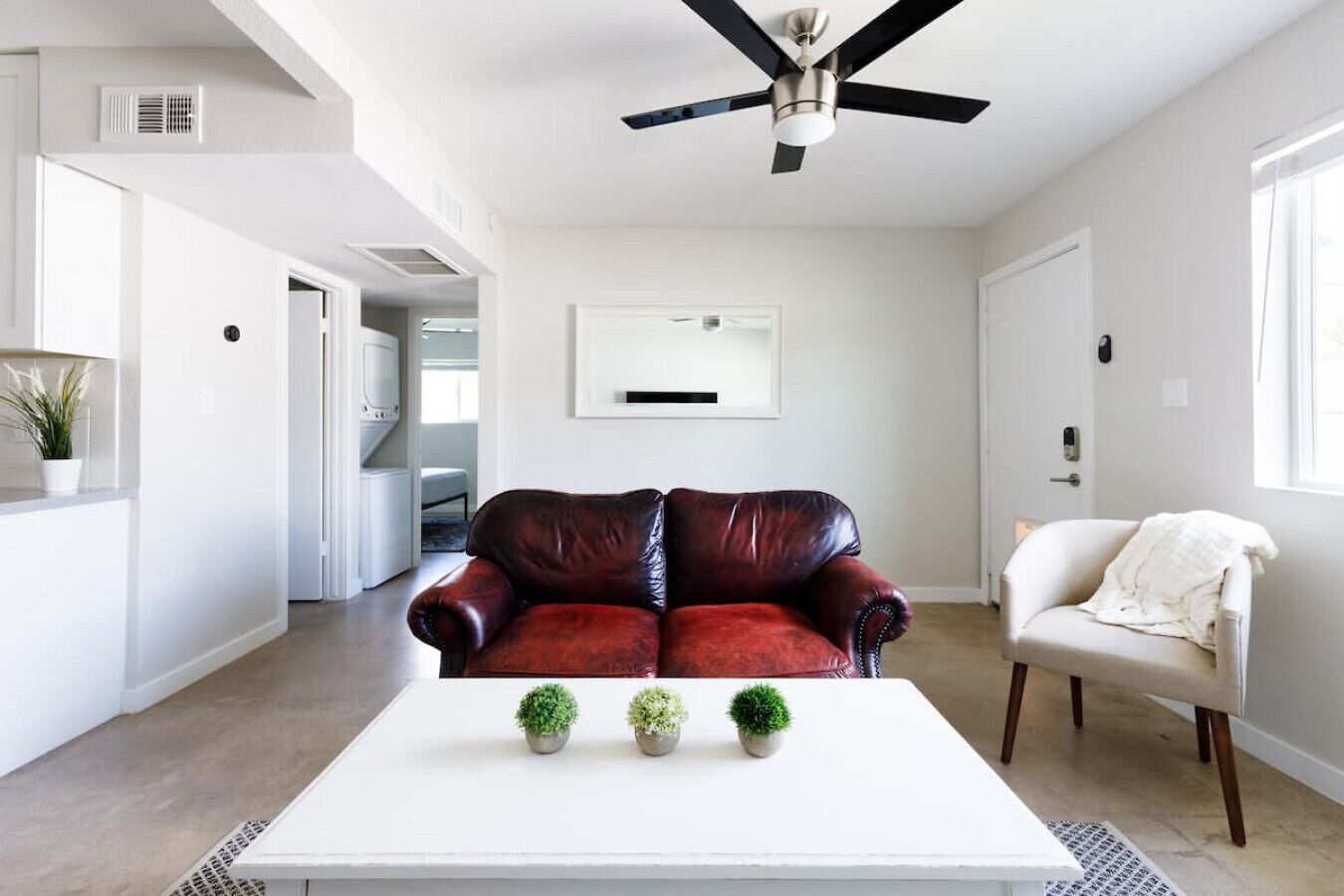 Smart TV, servicios de streaming, biblioteca musical y videoteca 