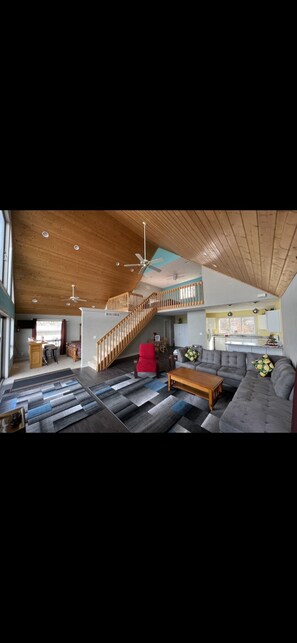 Interior - Mississippi River House (East Moline)