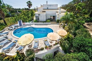 Pool - Villa Cabrita - Superb location, spacious, beach (Guia)