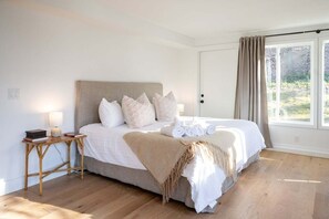4 bedrooms, free WiFi, bed sheets