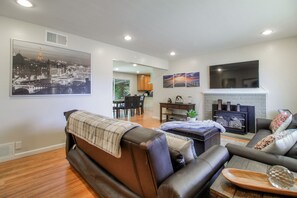 Smart TV, chimenea, tenis de mesa y impresora 