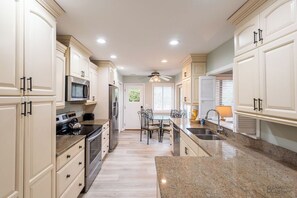 Private kitchen - 1 St. George-Home with Pool on Lagoon w/2 Hours Tennis/Pickleball Daily (Hilton Head Island)