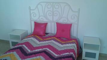 1 bedroom, travel cot, free WiFi, bed sheets